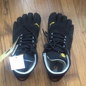 Men’s Vibram Trek Ascent 5finger Running Shoe NWT